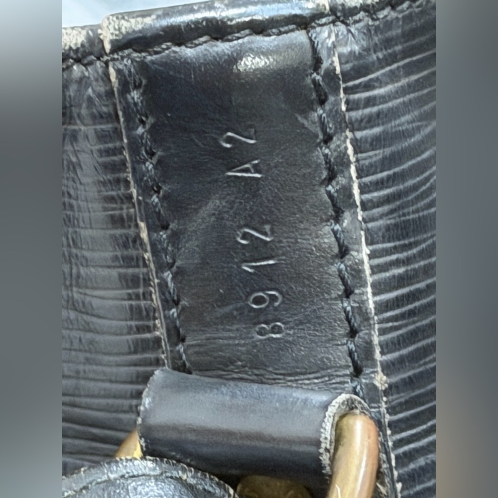 Louis Vuitton‎ Epi Noé Bucket Bag in Noir Black GM - Picture 11 of 14